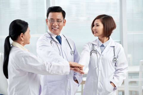 การแพทย์และสุขภาพ — Healthcare, Medical Devices, Clinics